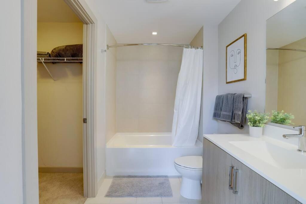 Amazing 2Br Apartment At Crystal City Arlington Eksteriør bilde